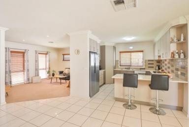 House For Lease - VIC - Mildura - 3500 - 4 Bedroom Family Home  (Image 2)