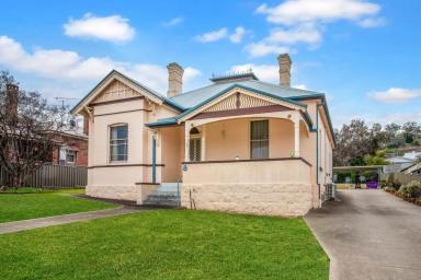 House For Sale - NSW - Cowra - 2794 - ONE OF THE BEST POSITIONS IN TOWN!  (Image 2)