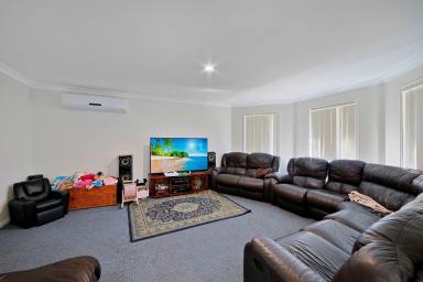 House For Sale - QLD - Bundaberg North - 4670 - BRICK & COLORBOND WITH SIDE ACCESS JUST 6MIN TO CBD!  (Image 2)