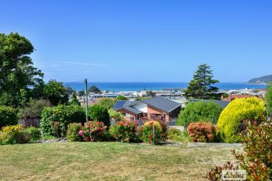 House For Sale - TAS - South Burnie - 7320 - STYLISH WITH GREAT VIEWS  (Image 2)