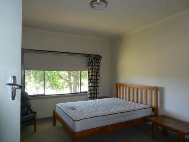 House For Lease - VIC - Omeo - 3898 - FOUR BEDROOMS ON DAY AVENUE  (Image 2)