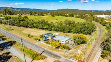 Acreage/Semi-rural Auction - QLD - Mothar Mountain - 4570 - RENOVATORS DELIGHT - ALL OFFERS PRIOR TO AUCTION WELCOME!  (Image 2)