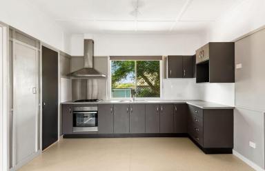 House For Lease - QLD - South Toowoomba - 4350 - CHARMING SOUTHSIDE COTTAGE  (Image 2)