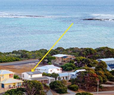 House For Sale - WA - Hopetoun - 6348 - Cozy Oceanview Retreat with Historic Charm  (Image 2)