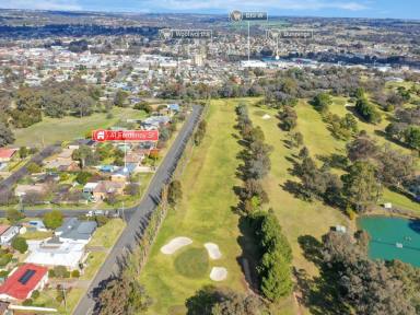 House For Sale - NSW - Young - 2594 - 4 Bedroom Home Positioned Adjacent to The Golf Course (Open Home This Saturday At 10am)  (Image 2)