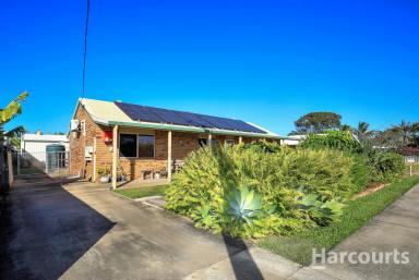 House For Sale - QLD - Innes Park - 4670 - Charming Home Walking distance to the beach with sheds, solar and teenage retreat!!!  (Image 2)