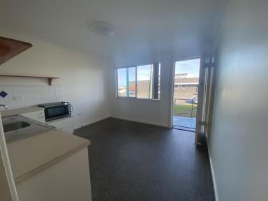 Unit Leased - NSW - Tuncurry - 2428 - One Bedroom Unit on Wallis Lake  (Image 2)