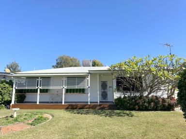 House For Sale - NSW - Moree - 2400 - NEAT AND TIDY FAMILY HOME  (Image 2)