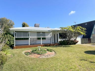 House For Sale - NSW - Moree - 2400 - NEAT AND TIDY FAMILY HOME  (Image 2)