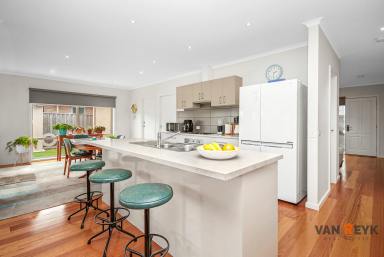House For Sale - VIC - Bairnsdale - 3875 - Quality Home with Many Upgrades plus Shed with 3 Phase Power  (Image 2)