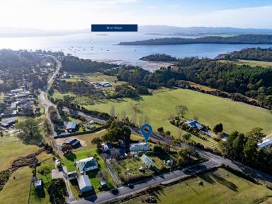 House For Sale - TAS - Beauty Point - 7270 - Simply Move In and Enjoy!  (Image 2)