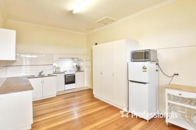 Townhouse For Sale - VIC - Red Cliffs - 3496 - Stylish Townhouse in an Excellent Location  (Image 2)