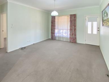 House For Lease - NSW - Narrandera - 2700 - PRETTY TWO BEDROOM HOME IN CENTRAL NARRANDERA  (Image 2)