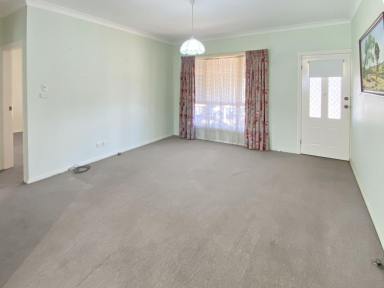 House Leased - NSW - Narrandera - 2700 - PRETTY TWO BEDROOM HOME IN CENTRAL NARRANDERA  (Image 2)