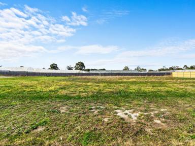 Residential Block Sold - VIC - East Bairnsdale - 3875 - TITLED & READY TO GO!  (Image 2)