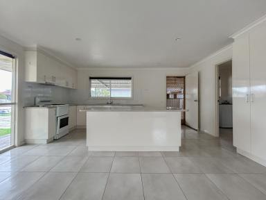 House For Sale - VIC - Swan Hill - 3585 - LOW MAINTENANCE HOME  (Image 2)