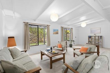 House For Sale - VIC - Balnarring Beach - 3926 - Serene Retreat Offering Privacy, Convenience & Flexibility  (Image 2)