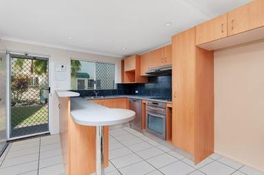 Unit Leased - QLD - Manoora - 4870 - SPACIOUS THREE BEDROOM TOWNHOUSE!  (Image 2)