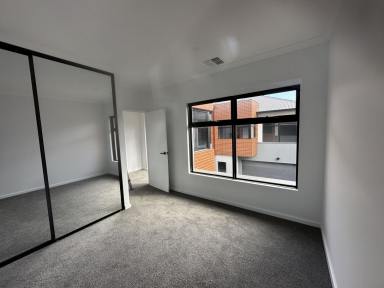 Townhouse Leased - WA - Cloverdale - 6105 - Great Stunning Brand New Townhouse for Rent  (Image 2)