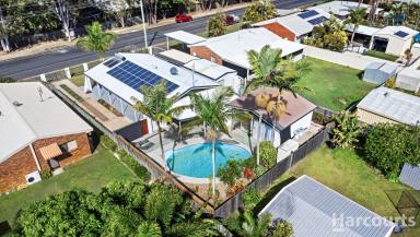 House For Sale - QLD - Urangan - 4655 - Ready And Available For Pre-Christmas Settlement !!  (Image 2)