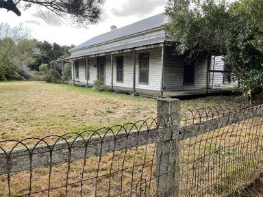 Farmlet Sold - VIC - Rosedale - 3847 - Renovators dream with decades of history!  (Image 2)