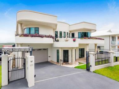 House For Sale - NSW - Evans Head - 2473 - Luxury House On The Headland  (Image 2)