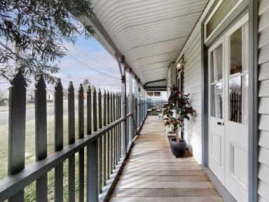 House Sold - NSW - Merriwa - 2329 - Charming Large Cottage!  (Image 2)