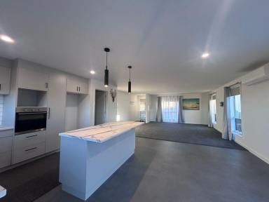 House For Sale - TAS - Deloraine - 7304 - Inviting 3 Bedroom Home!  (Image 2)
