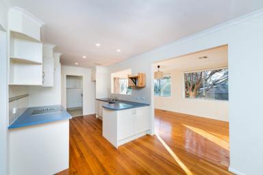 House Leased - ACT - Scullin - 2614 - Charming family home available  (Image 2)