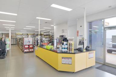 Industrial/Warehouse For Lease - QLD - Torrington - 4350 - Impressive Showroom and Warehouse Facility  (Image 2)