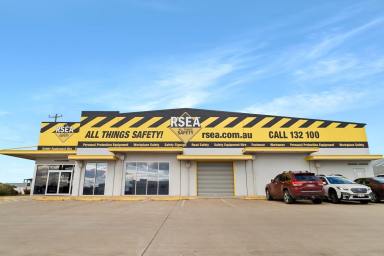 Industrial/Warehouse For Lease - QLD - Torrington - 4350 - Impressive Showroom and Warehouse Facility  (Image 2)