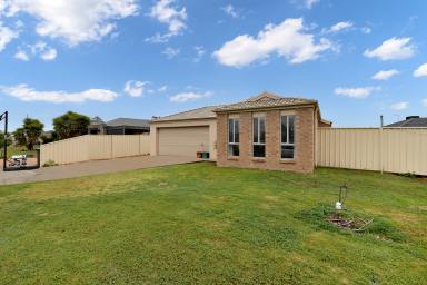 House Sold - VIC - Mildura - 3500 - 4 bedroom brick veneer - leased at $450 per week.  (Image 2)