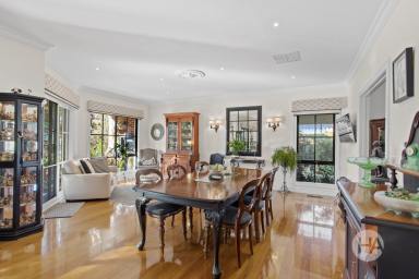 House Sold - VIC - Somerville - 3912 - Elegance & charm moments from town centre  (Image 2)