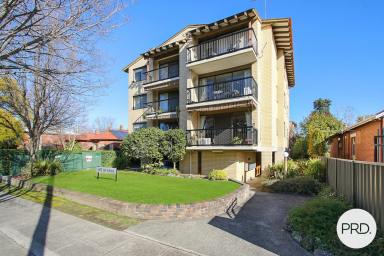 Unit For Lease - NSW - Albury - 2640 - PERFECTLY LOCATED 2 BEDROOM UNIT  (Image 2)