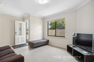 Townhouse Sold - WA - Nollamara - 6061 - STUNNING REAR TOWNHOUSE IN THE HEART OF NOLLAMARA  (Image 2)