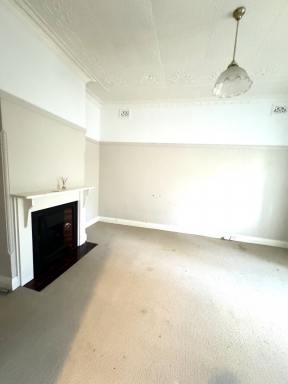 House Leased - NSW - Lithgow - 2790 - 3 Bedroom Home  (Image 2)