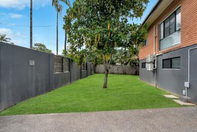 House For Lease - QLD - Whitfield - 4870 - Large Family House in Popular Whitfield with Office!!!!  (Image 2)