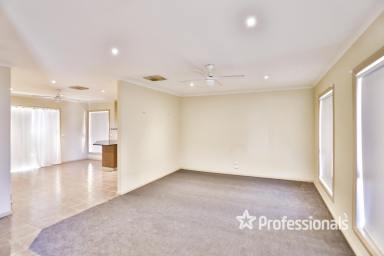 Townhouse Sold - VIC - Mildura - 3500 - Invest, Occupy or Lock Up and Go  (Image 2)