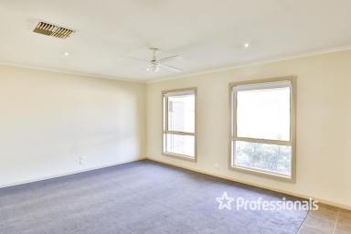 Townhouse Sold - VIC - Mildura - 3500 - Invest, Occupy or Lock Up and Go  (Image 2)