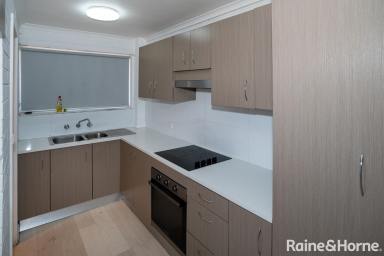 Unit For Lease - NSW - Kooringal - 2650 - COSY UPSTAIRS LIVING  (Image 2)