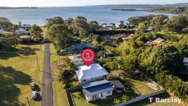 House Sold - QLD - Russell Island - 4184 - Colonial-Style on Canaipa  (Image 2)