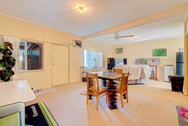 Duplex/Semi-detached Sold - QLD - Bundaberg North - 4670 - PRIME INVESTMENT OPPORTUNITY IN A VERSATILE DUPLEX  (Image 2)