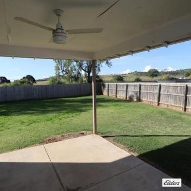 House For Sale - QLD - Laidley North - 4341 - Make Me Yours!  (Image 2)