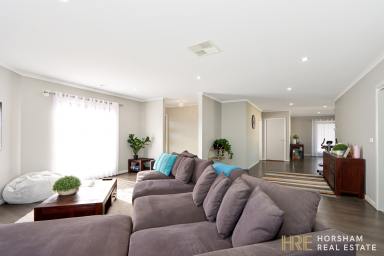 House Leased - VIC - Horsham - 3400 - Furnished or Unfurnished - Modern Family Home in Horsham  (Image 2)