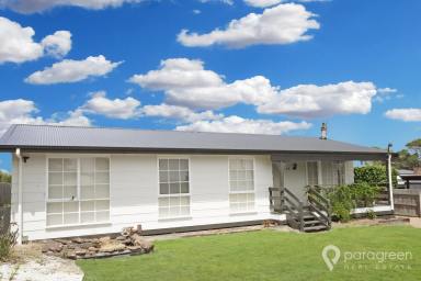 House For Sale - VIC - Port Welshpool - 3965 - 3 BEDROOM HOME ONLY MINUTES WALK TO THE WATER  (Image 2)