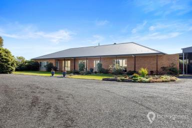 House For Sale - VIC - Port Franklin - 3964 - EXTRA LARGE FAMILY HOME IN PORT  (Image 2)