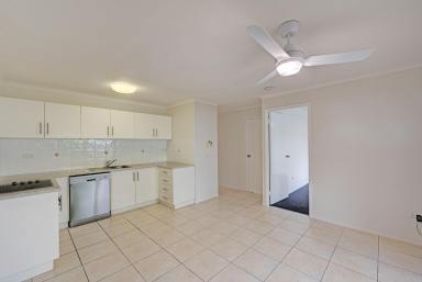 Unit For Sale - QLD - Bundaberg South - 4670 - BRICK UNIT IN PRIME CITY FRINGE LOCATION  (Image 2)