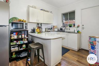 Flat For Sale - NSW - Lavington - 2641 - WONDERFUL INVESTMENT OPTION  (Image 2)