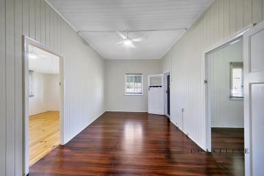 House Leased - QLD - Burnett Heads - 4670 - Charming old Workers Cottage  (Image 2)