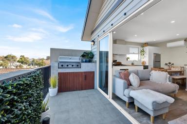 Unit Sold - VIC - Mordialloc - 3195 - Beachside Bliss in Mordialloc: Walk to Everything!  (Image 2)